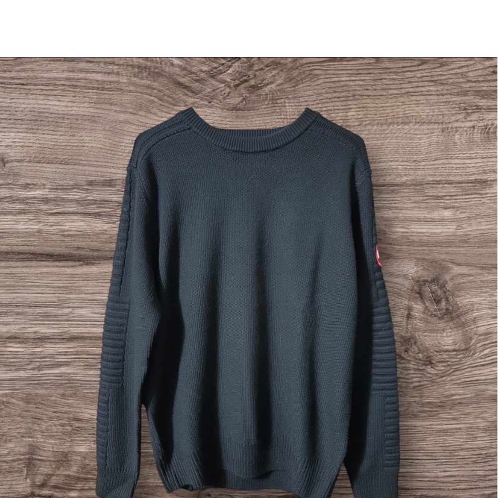 Canada Goose Men's Dark Gray Crewneck Sweater